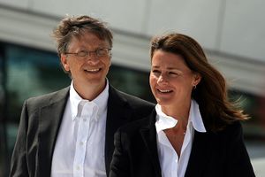 Bill Gates with his wife Melinda Gates in June 2009