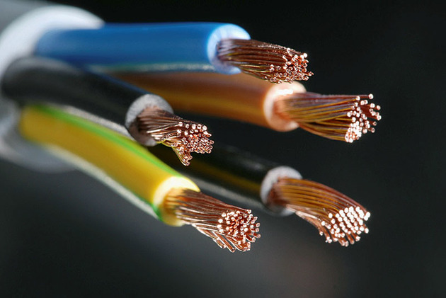 The internal part of the electrical wires is formed by copper filaments